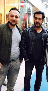 Salman Khan Poses With His Fans In Austria While Shooting For Tiger Zinda Hai Pinkvilla She has been over years and still gets criticized for her acting and language. salman khan poses with his fans in