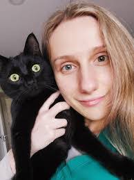 Ashleigh Melvin's Instagram, Twitter & Facebook