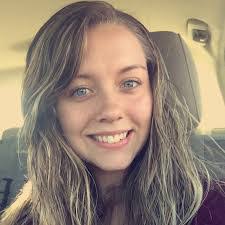 Kimberly Oakes's Instagram, Twitter & Facebook