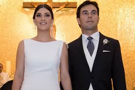 Sergio perez is currently married to carola martínez. Feliz Arranque