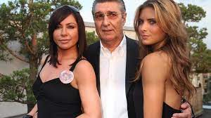 Die deutsche schauspielerin ist simone thomalla. Rudi Assauer Was Sophia Thomalla Nach Dem Tod Ihres Ziehvaters Bereut Welt