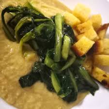 Condite le fave con l'olio e la cipolla fritta. Fave E Cicorie Superemme