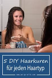 Eine schöne frisur gehört zu einem gepflegten erscheinungsbild unbedingt dazu, aber vor allem längere und lange haare verlangen nach. Haarkur Selber Machen 5 Schnelle Anleitungen Fur Die Diy Haarpflege