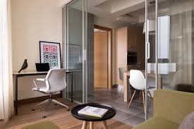 Bu dolaplar hoş çıkartmalar, objeler ve aksesuarlar ile dekore edilebilir. Mutfak Ve Oturma Odasi Arasindaki Bolme 80 Fotograf Alcipan Dekoratif Tasarim Tasarimi