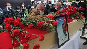 28 mart 2004 mahalli i̇dareler seçimlerinde cumhuriyet halk partisi'nden belediye başkanı olarak seçilen r.i̇smail uygur 29 mart. V5u8ejjtceeipm