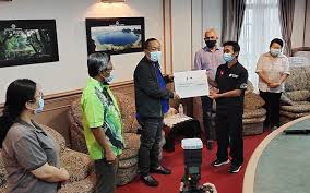 Sabah tourism, culture and environment ministry lauds the pemerkasa plus assistance as it would give some relief to the badly impacted tourism sector in the state. Tourism Workers Receive Rm300 Each From Sabah Govt Free Malaysia Today Fmt