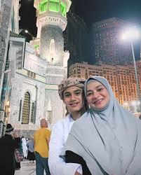 Namun apakan daya, ianya adalah di luar kuasa kita dan kita dia mula bercerita, abang tahu tak, saya dan beberapa orang adik beradik lain tidak tahu yang ayah saya sudah memeluk islam. Biodata Faliq Khan Adik Pelakon Neelofa Iluminasi