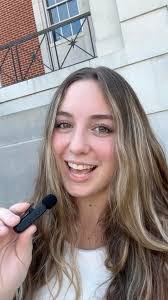 Alanis Robles's Instagram, Twitter & Facebook