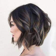 Black Wavy Bob With Subtle Highlights Mediumbobhairstyles Hair Styles Black Hair With Highlights Bob Hairstyles