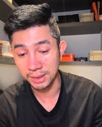 Nửa đêm, Lương Bằng Quang đăng clip khóc nức nở khi đọc tâm thư của Ngân 98  gửi lời xin lỗi đến khán giả: "Dường như cô ấy đã tiên đoán trước