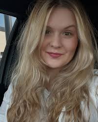 Rebecca (@rebecca.erazo) • Instagram photos and videos