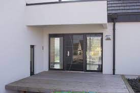 Il est également possible de choisir un matériau mixte. Le Coin Des Astuces Illuminez Votre Entree Avec Des Vitres Complementaire A Votre Porte Internorm