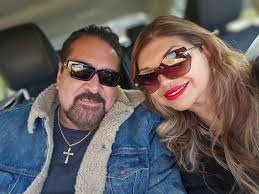 Enjoying this beautiful day out, with my girlfriend Liz 💕 Movie time!!!