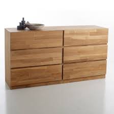 Con Lineas Rectas Y Un Bonito Material Esta Comoda Con 6 Cajones De Roble Macizo Ensamblado Y Acabado Al Comodas De Madera Recamaras De Madera Muebles De Teca
