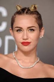 Popular hairstyles in the 90s. Throwback Popular Hairstyles From The 90 S Miley Cyrus Hair Celebrity Lipstick Short Hair Styles