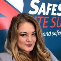 Donna Lara's Instagram, Twitter & Facebook