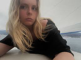 Female Roommate Wanted in Hollywood