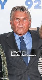 Steven Calandra's Instagram, Twitter & Facebook