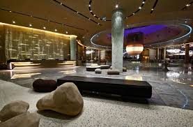 Throughout the day and the night, a hotel lobby encounters various people like tour guided, chauffeurs and various things like bell hops, luggage and mane more. Modern Hotel Lobby Design Ideas With Fancy Furniture