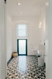 >> immer wieder stößt man in alten villen, auf gemusterte fußböden aus zementmosaikplatten. Gaeste Toilette Via Fliesen Wohnkonfetti