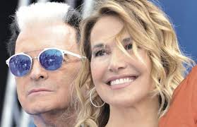 Cristiano malgioglio è fidanzato con un nutrizionista di 38 anni che vive a istanbul circa due anni, dove gestisce anche una palestra con il fratello. Cristiano Malgioglio Ha Figli E Li Presenta In Esclusiva A Visto