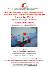 Cookies helfen uns dabei, ihnen eine optimal bedienbare webseite. Lesen Im Park Mit Einem Bollerwagen Voller Bucher Stadtgarten Essen