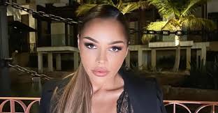 De manager van amanda balk legt uit wat er gebeurde gisterochtend tijdens de mishandeling en beroving van amanda bij haar. Amanda Balk Wiki Age Husband Family Kids Height Net Worth Instagram Primal Information