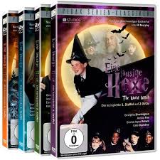 She's called the worst witch because she's always caught getting into trouble. Eine Lausige Hexe Gesamtedition Die Komplette 52 Teilige Serie Auf 8 Dvds Pidax Serien Klassiker Amazon De Emma Brown Clare Coulter Georgina Sherrington Kate Duchene Claire Porter Una Stubbs Holly Rivers Joanna Dyce