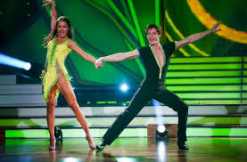 Moritz hans und renata lusin tanzen charleston. Profikletterer Moritz Hans Bei Let S Dance Kopfchen Ist Bei Allem Wichtig Mohringen Stuttgarter Nachrichten
