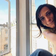 Ms. Iafrate shares her #MountSummerStory of her time abroad! Over the  summer, she joined 80 people from around the world at the Creative Writing  Summer School at Oxford University, Exeter College. She