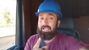 El cuerpo del chófer estaba intacto pero la cabina del camión achicharrada  Según el médico forense del ministerio público el Dr. Roberto Barrios el  cuerpo del chofer estaba intacto, no recibió golpes