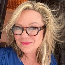 Carrie Strecker's Instagram, Twitter & Facebook