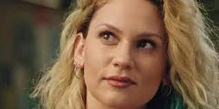 İşte masumlar apartmanı i̇nci'nin hikayesi ve farah zeynep abdullah'ın yaşamı. Masumlar Apartmani Sok Ayrilik Inci Olerek Diziden Ayrildi Yerine Bomba Isim Geliyor