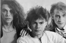 Hello everybody, as you know, alphaville created their first calendar ever for 2021, illustrating the new year as a fictitious walk through a colorful gallery. Alphaville Band Mariangold Rickyecholette Bernhardlloyd 80 S Alphaville Band Band Pictures Strike A Pose