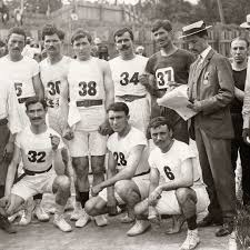 أرسلت الولايات المتحدة وفدًا خاصًا لحضور مراسم الاحتفالات الختامية لدورة الألعاب الأولمبية الشتوية للعام 2018 في بيونغ تشانغ بكوريا الجنوبية. Ù‡ÙƒØ°Ø§ ØªØ­ÙˆÙ„Øª Ø§Ù„Ø£Ù„Ø¹Ø§Ø¨ Ø§Ù„Ø£ÙˆÙ„Ù…Ø¨ÙŠØ© Ù„Ø¹Ø±Ø¶ Ù‡Ø²Ù„ÙŠ Ø³Ù†Ø© 1904