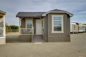 Creekside Manor 3563d Redman Homes Champion Homes 1 200 Sq Ft Building A Tiny House Manufactured Home House With Porch