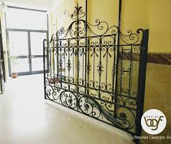 Cancello Interno In Ferro Battuto Brescianifabbro Bfgdesign Ferro Fabbro Artigianato Milano Ferrobattuto F Wrought Iron Gates Wrought Iron Iron Gates