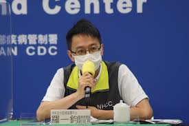 We say 我很高興, but almost never do we say 他很高興. Zqd6xpsszleohm
