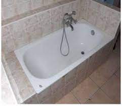 Quando la vasca da bagno è crepata, rovinata e ingiallita, o semplicemente vecchia, il sistema vasca nella vasca consente di sovrapporre in poche ore una nuova vasca a quella esistente. Un Copri Vasca Nuovo Per La Vostra Vasca Rovinata