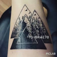 Valknut The Viking Warrior Symbol For Protection 9 Points Of The Triangles Each Stand For One Of The 9 Viking Noble Virt Tattoos Norse Tattoo Celtic Tattoos