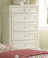 From scandinavian simplicity to a bedroom set that wouldn't look out of place in a french court, they have a dizzying array of furniture to fit any design scheme. Homelegance Cinderella Bedroom Collection Ecru B1386 At Homelement Com