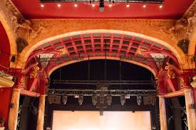 Das musical basiert auf den gleichnamigen film aus den 90er jahren, in denen demi moore und patrick swayze die hauptrollen spielen. Kv2 Audio Beschallt Das Musical Ghost Nachricht Von Sam Im Theater Des Westens In Berlin Referenzen Kv2 Audio