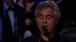 Tu pure, o, principessa, nella tua fredda stanza, guardi le stelle che tremano d'amore e di speranza. Andrea Bocelli Nessun Dorma Youtube