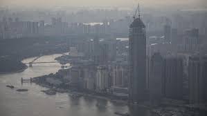 The skyscraper planned by the architects adrian smith + gordon gill architecture was originally supposed to reach a height of 125 floors and 636 meters when completed in 2020. Sempat Mangkrak Gedung Pencakar Langit Di Wuhan Kembali Dibangun