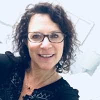 Elizabeth Markowitz's Instagram, Twitter & Facebook