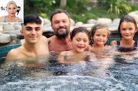 Brian austin green celebrated father's day with his four kids, journey, 4, bodhi, 7, noah, 8, and brian austin green posted a photo of his girlfriend sharna burgess with his kids, whom he shares. Brian Austin Green Thanks Girlfriend Sharna Burgess For Snapping Rare Photo Of Him With All 4 Kids