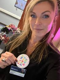 At 50, I work out one hour day from my home 🏡 . It's a one stop shop for  me! Never been injured and I feel so good 😃 ( Tracy Anderson Method) is my  jam!