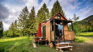 Our houses are designed to have a warm, open feel and range in size from about 96 to 160 square feet. Tiny Houses Klein Kleiner Mein Daheim Unsere Themen Freizeit Br Fernsehen Fernsehen Br De