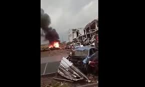 23 червня там пронісся потужний торнадо. Abtffoj1cgclwm