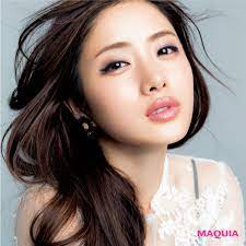 石原さとみに直q モテ期 意外な恋のはじまりなど マキアオンライン maquia online ジャパニーズビューティー エレガント メイク ビューティー